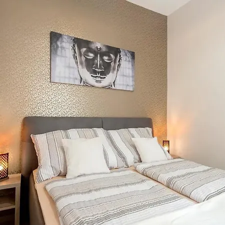 Smaragd Spacious Cozy Hunfs1f1 Apartment Budapest