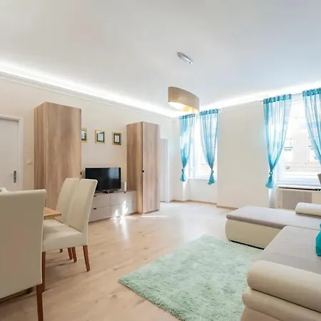 Smaragd Spacious Cozy Hunfs1f1 *