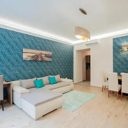 Smaragd Spacious Cozy Hunfs1f1 Budapest