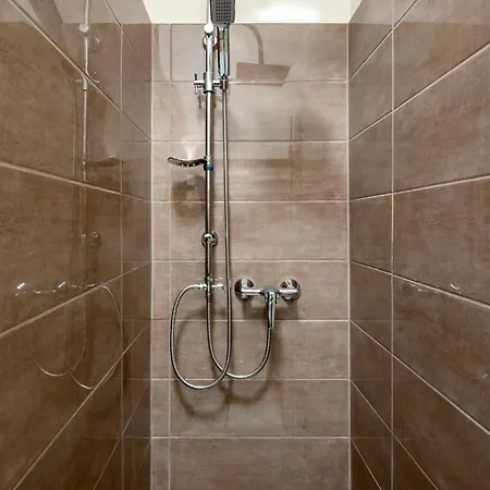 Smaragd Spacious Cozy Hunfs1f1 Διαμέρισμα